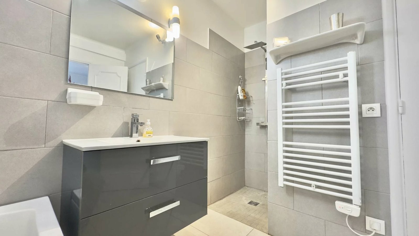 Property photo in Carre d'Or