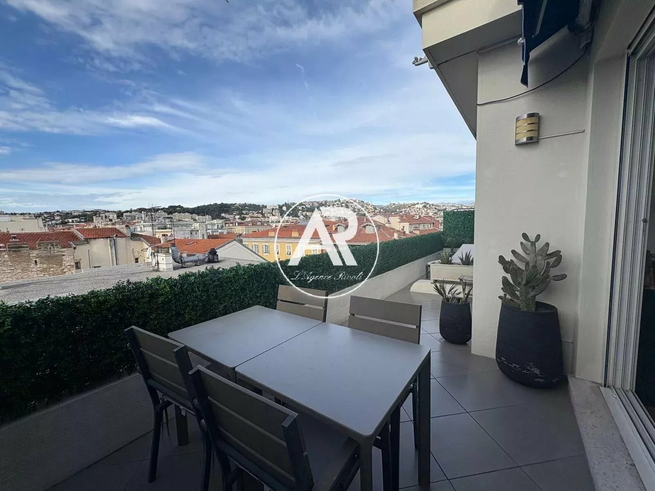 Property photo in Carre d'Or