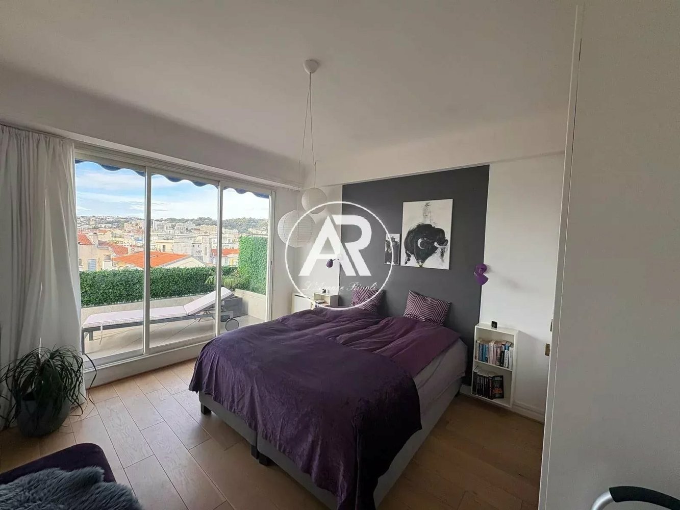 Property photo in Carre d'Or