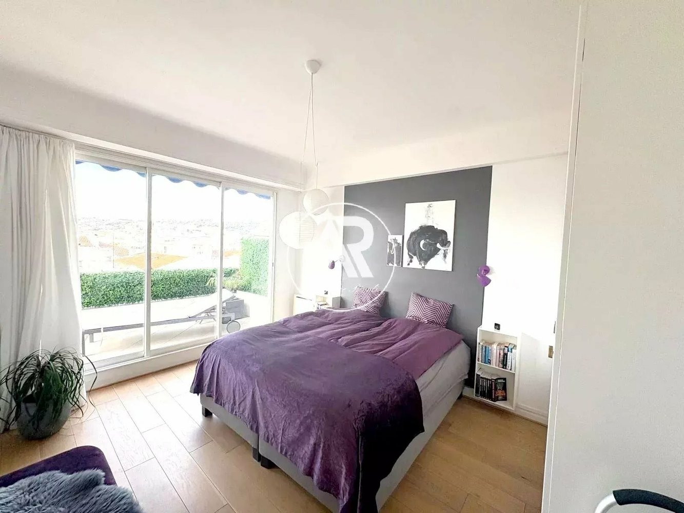 Property photo in Carre d'Or