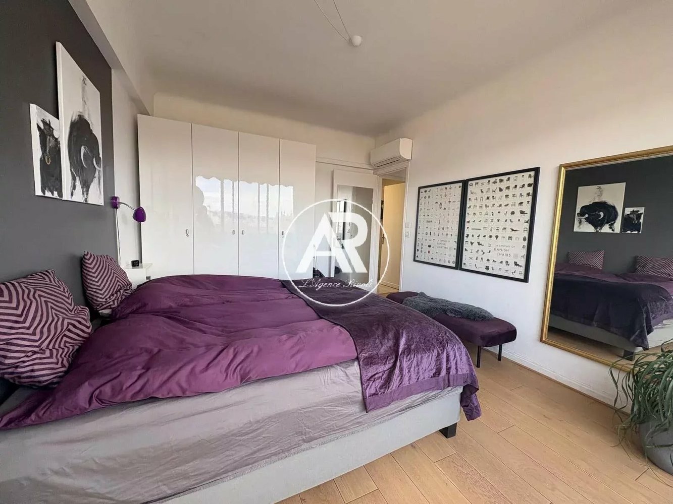 Property photo in Carre d'Or