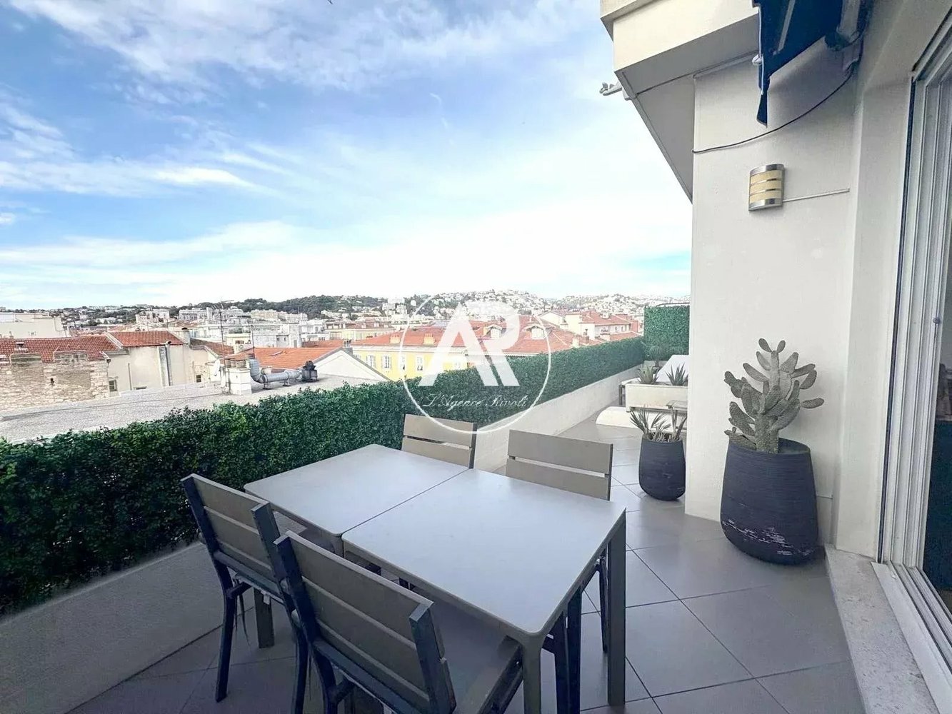 Property photo in Carre d'Or