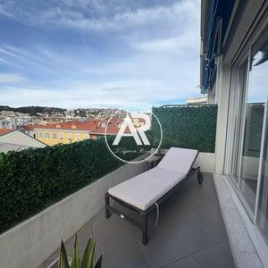 Property in Carre d'Or