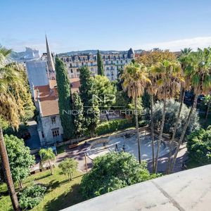 Property in Carre d'Or