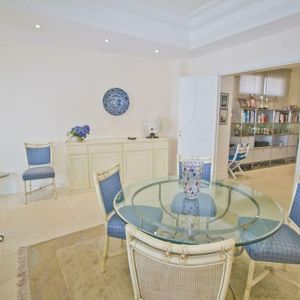 Property in Carre d'Or