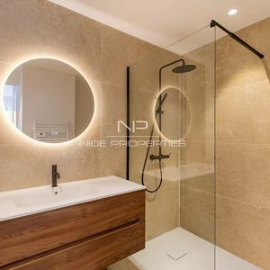 Property in Carre d'Argent