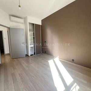 Property in Carre d'Argent