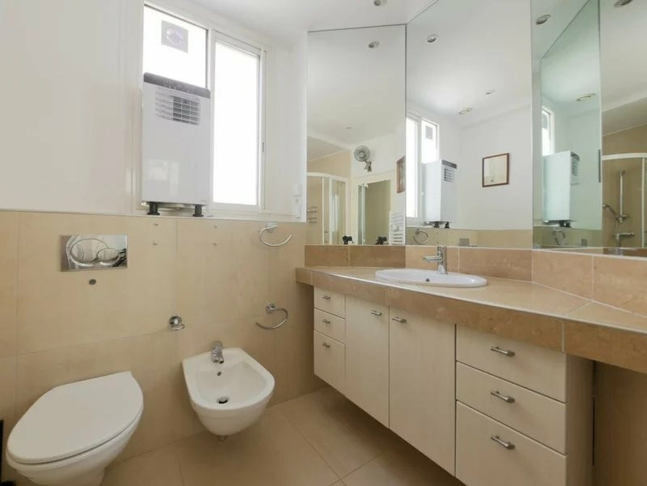 Property photo in Carre d'Argent