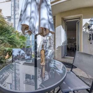 Property in Carre d'Argent