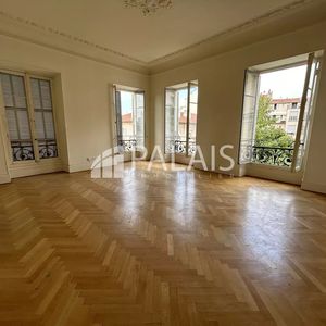 Property in Carre d'Argent