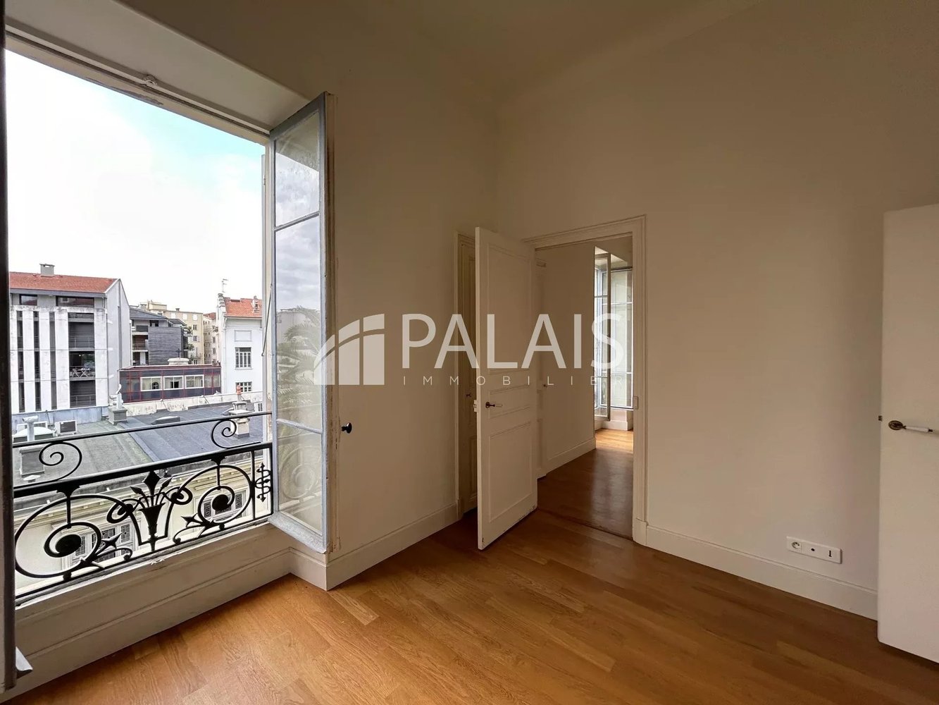 Property photo in Carre d'Argent