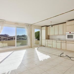 Property in Carre d'Argent