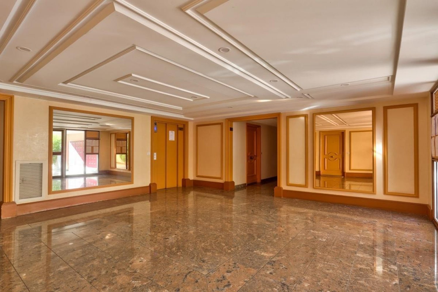 Property photo in Carre d'Argent