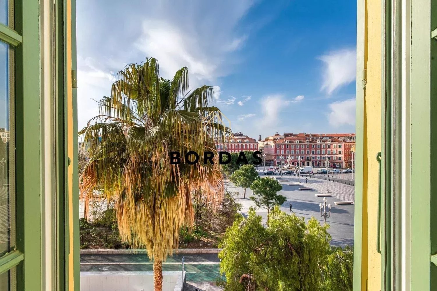 Property photo in Carre d'Argent