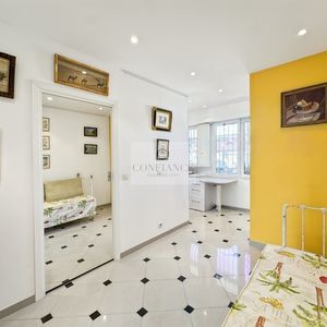 Property in Carre d'Or