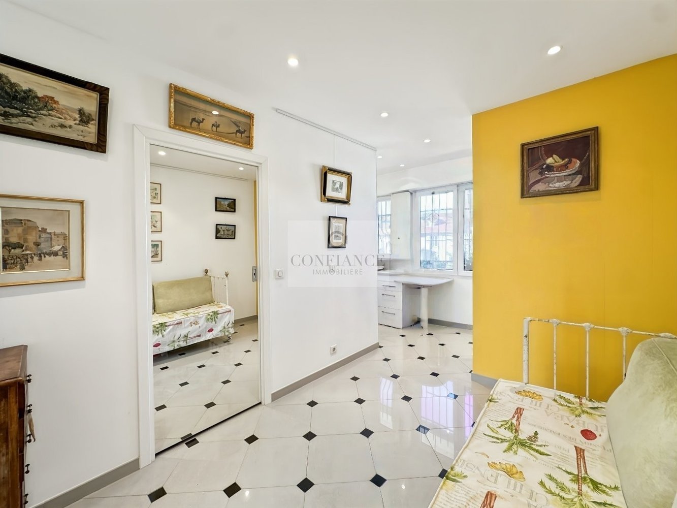 Property photo in Carre d'Or