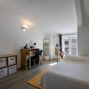 Property in Carre d'Or