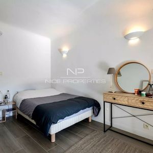 Property in Carre d'Or