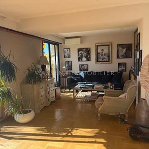 Property in Carre d'Or