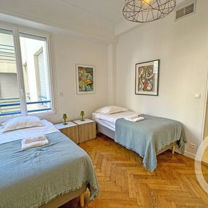 Property in Carre d'Or