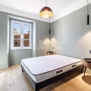 Property in Carre d'Or