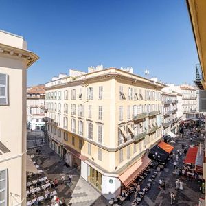 Property in Carre d'Or