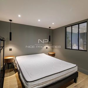 Property in Carre d'Or