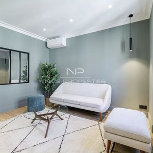 Property in Carre d'Or