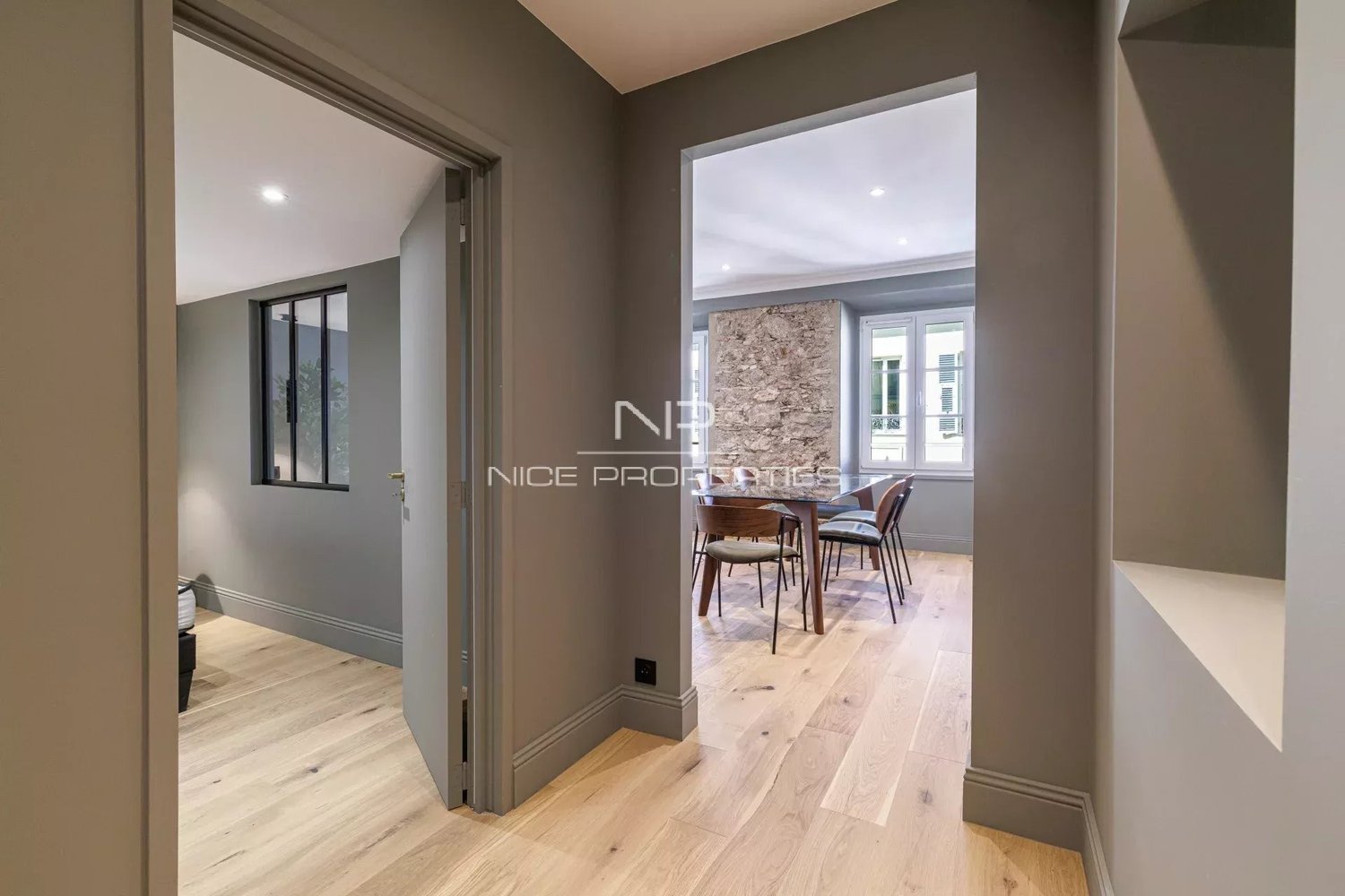 Property photo in Carre d'Or