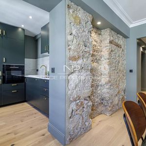 Property in Carre d'Or