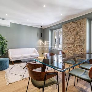 Property in Carre d'Or