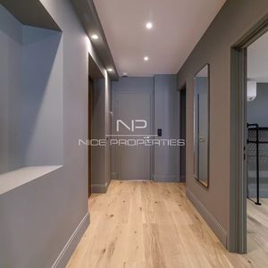 Property in Carre d'Or