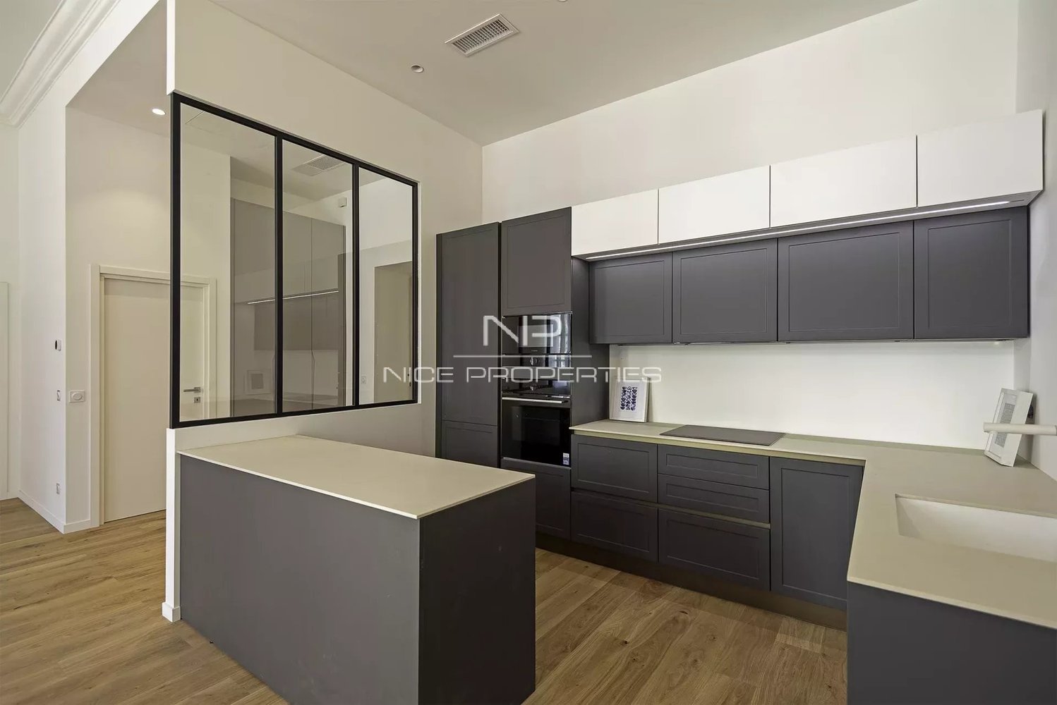 Property photo in Carre d'Or