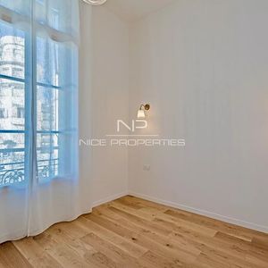 Property in Carre d'Or