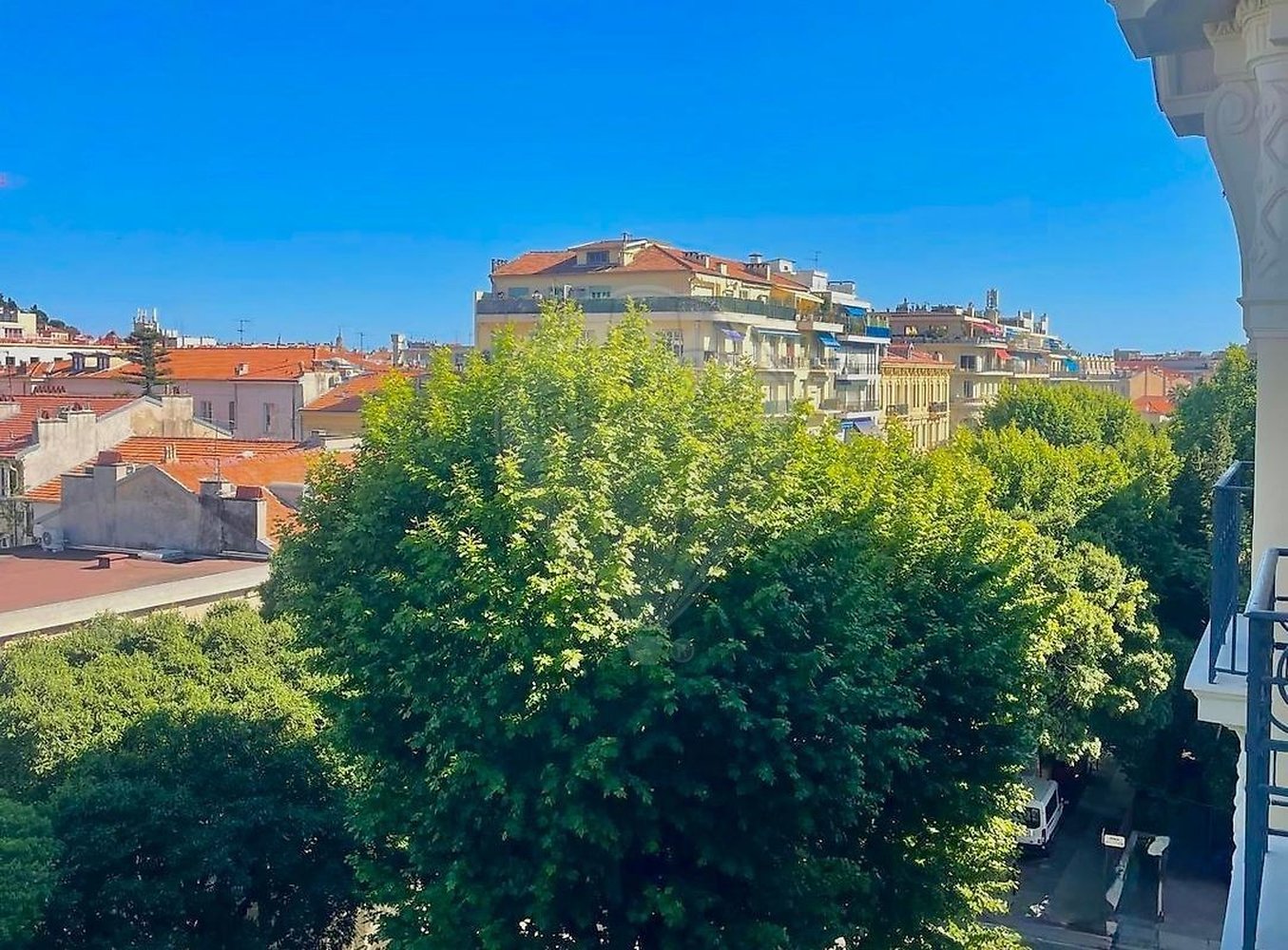 Property photo in Carre d'Or