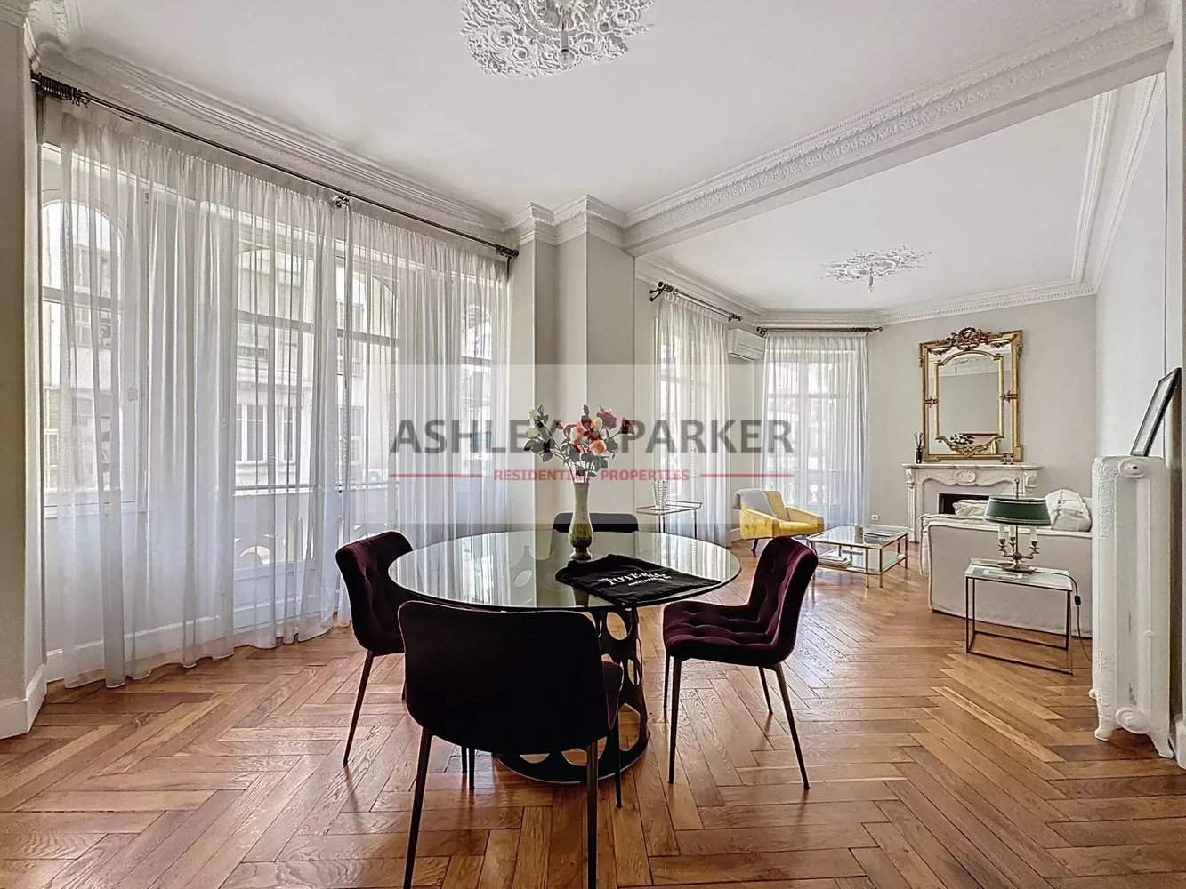 Property photo in Carre d'Or