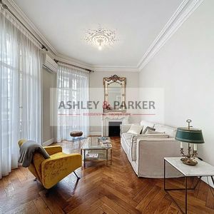 Property in Carre d'Or