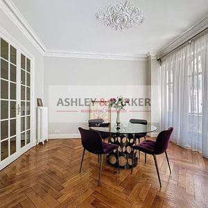 Property in Carre d'Or