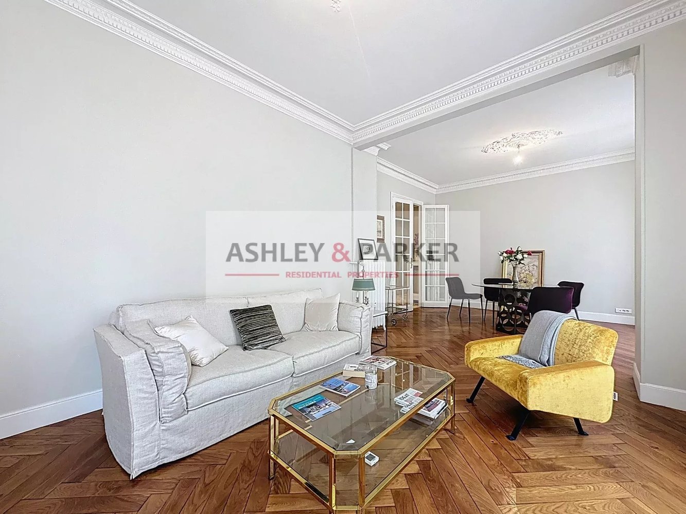 Property photo in Carre d'Or