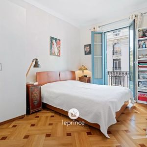 Property in Carre d'Or