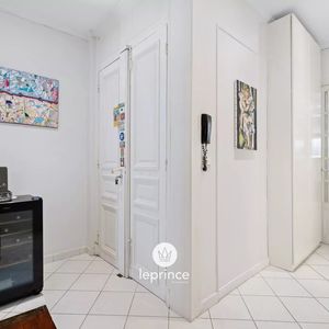 Property in Carre d'Or