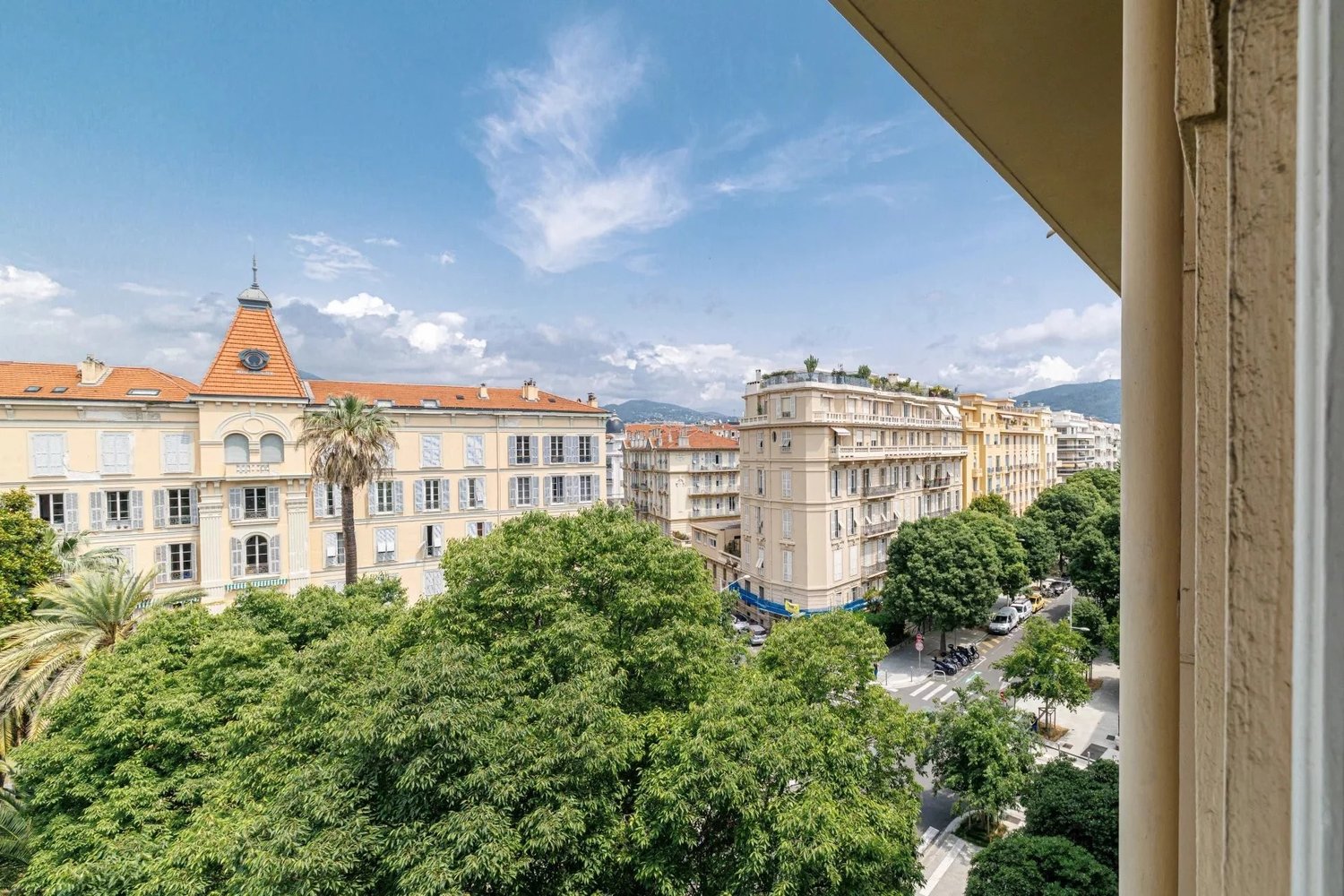 Property photo in Carre d'Or