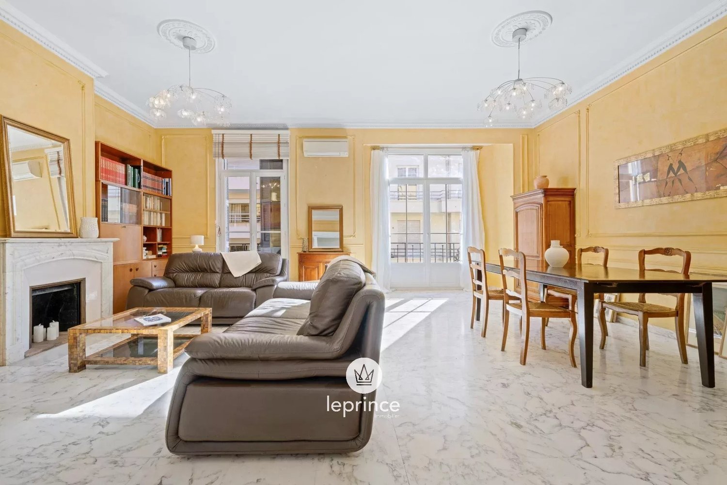 Property photo in Carre d'Or