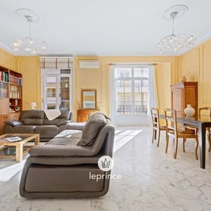 Property in Carre d'Or