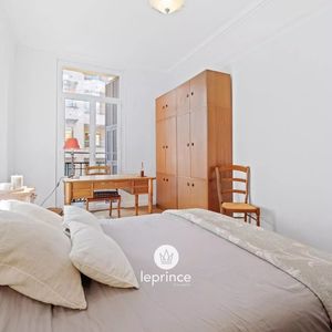 Property in Carre d'Or