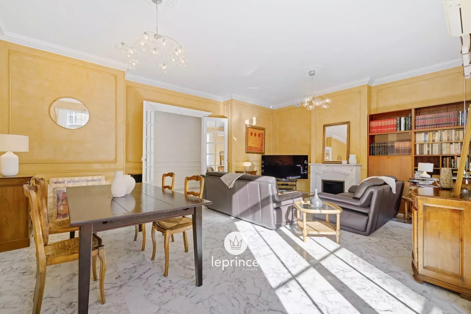 Property photo in Carre d'Or