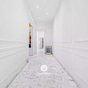 Property in Carre d'Or