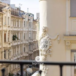 Property in Carre d'Or