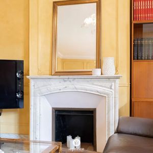 Property in Carre d'Or