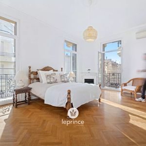 Property in Carre d'Or